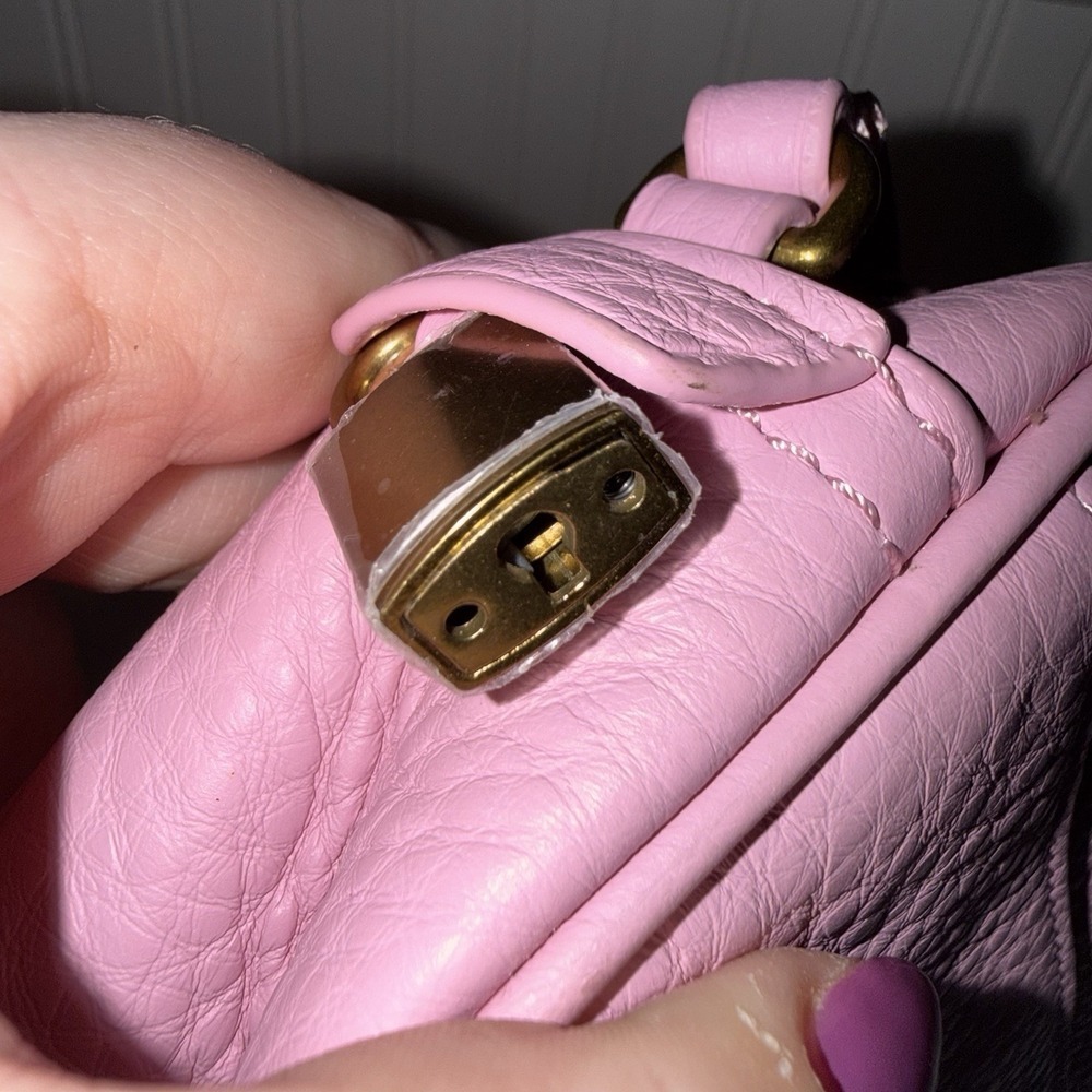 J CREW Signet Crossbody Bag Purse Pink Italian Pebbled Leather Lock Key EUC - Picture 5 of 16